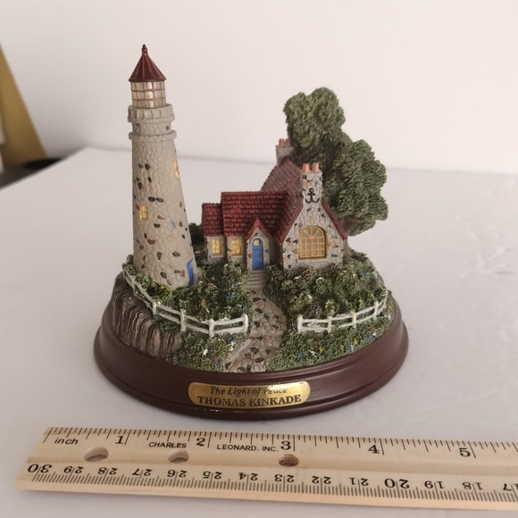Thomas Kinkade lighthouse sculpture - Picture 9 of 12
